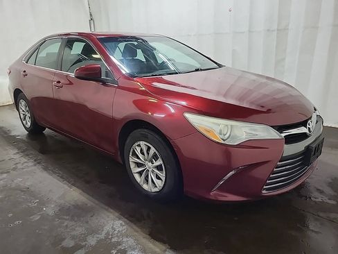 Used 2016 Toyota Camry LE FWD image 1