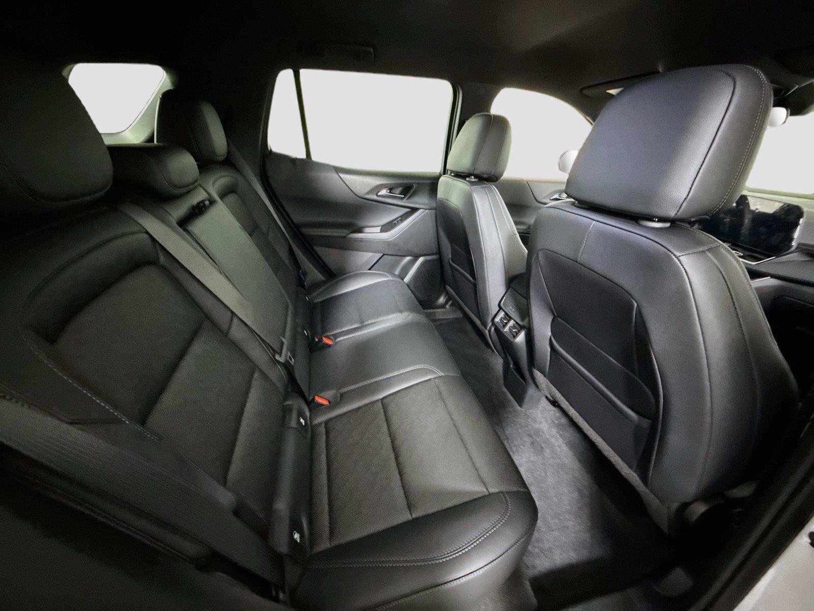 Used 2025 Chevrolet Equinox LT w/ Convenience Package II AWD/4WD image 19