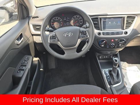 Used 2022 Hyundai Accent SE FWD image 11