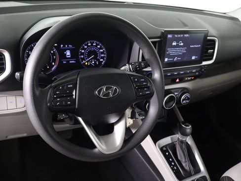 Used 2020 Hyundai Venue SEL FWD image 21