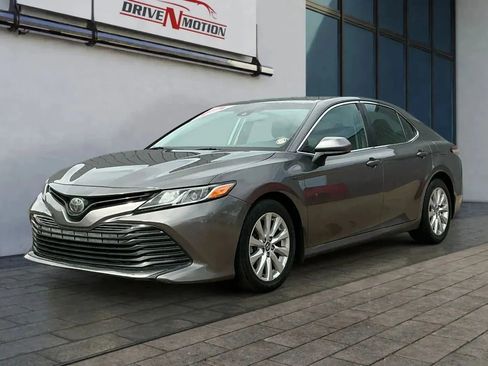 Used 2020 Toyota Camry LE w/ Carpet Mat Package image 7