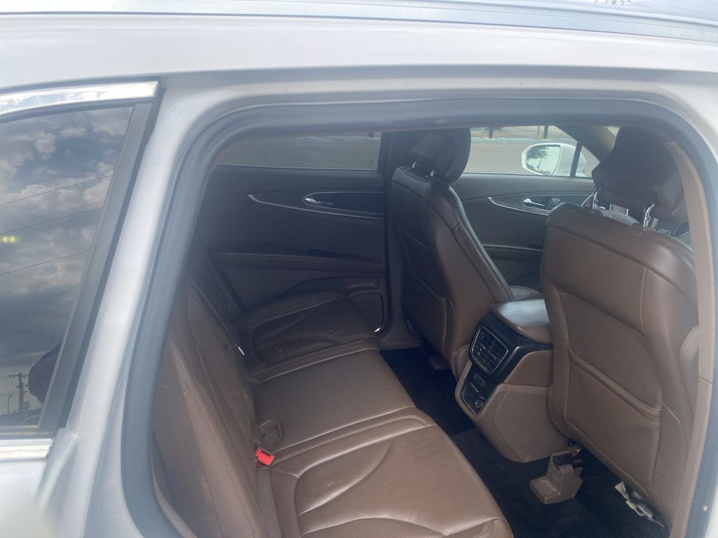 Used 2016 Lincoln MKX Reserve w/ Climate Package FWD image 4