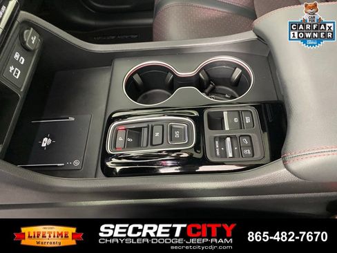 Used 2025 Honda Pilot Black Edition image 23