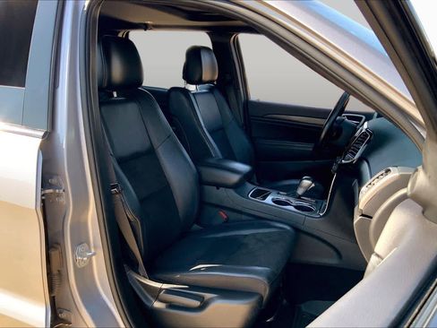 Used 2020 Jeep Grand Cherokee Altitude AWD/4WD image 8
