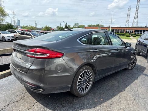 Used 2017 Ford Fusion SE w/ Fusion SE Technology Package FWD image 6