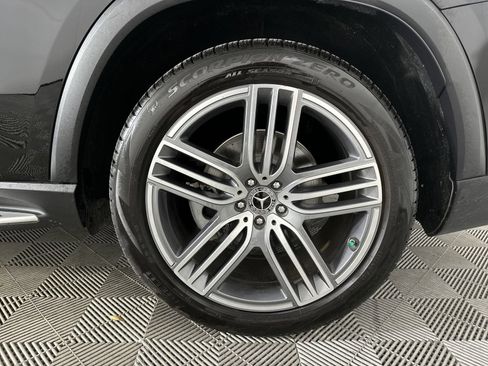 Used 2024 Mercedes-Benz GLS 450 4MATIC image 10