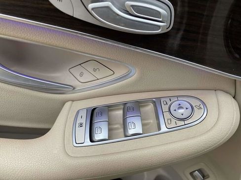 Used 2021 Mercedes-Benz GLC 300 image 14