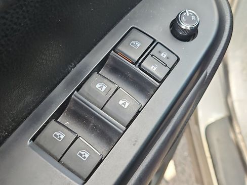 Used 2016 Toyota Highlander XLE AWD/4WD image 12