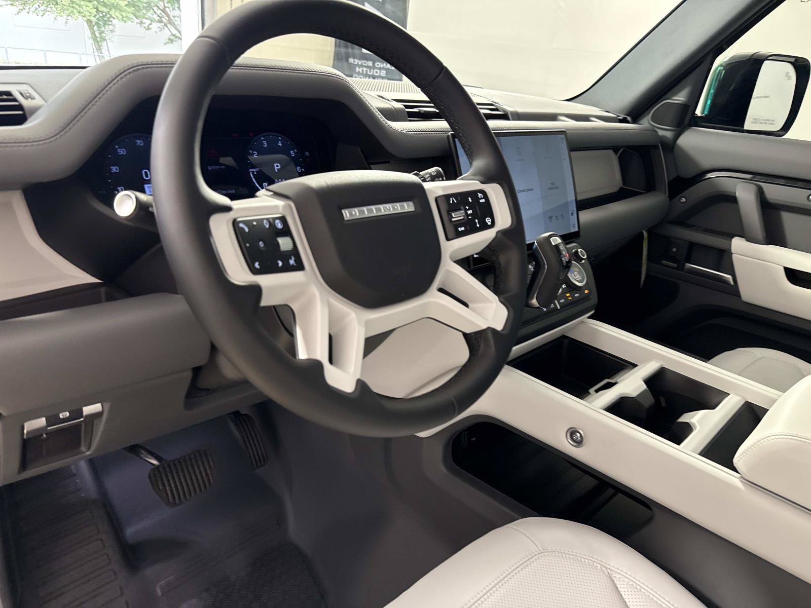 New 2026 Land Rover Defender 110 X-Dynamic SE AWD/4WD image 21
