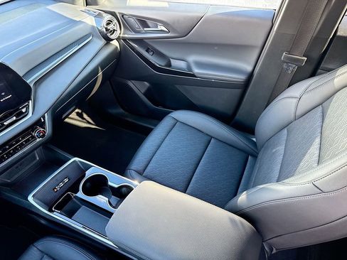 Used 2025 Chevrolet Equinox LT w/ Convenience Package II image 22