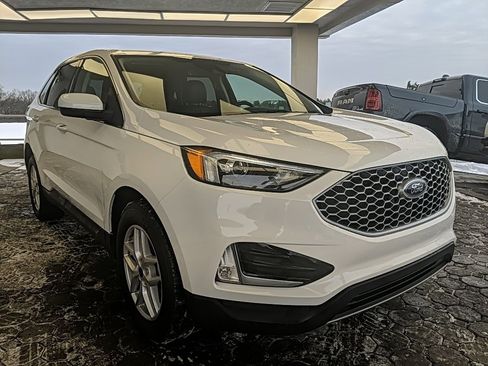 Certified 2024 Ford Edge SEL w/ Convenience Package image 3