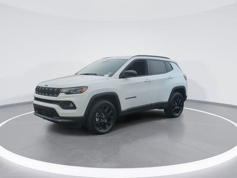 New 2026 Jeep Compass Latitude image 4