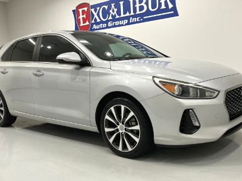 Used 2019 Hyundai Elantra GT w/ Style Package 02 FWD image 9