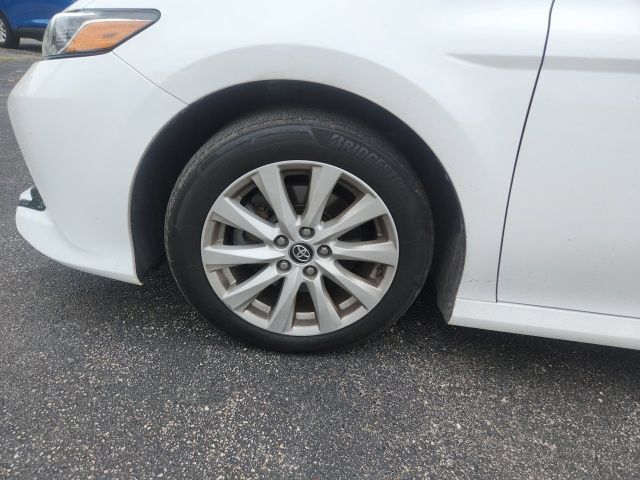 Used 2019 Toyota Camry LE w/ Convenience Package FWD image 9