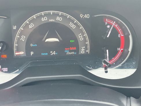 Used 2025 Toyota RAV4 XLE image 41