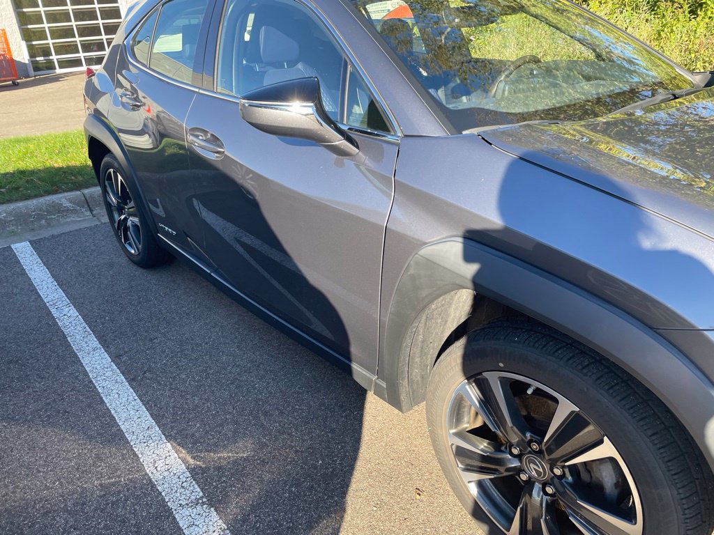 Used 2019 Lexus UX 250h w/ Accessory Package AWD/4WD image 28