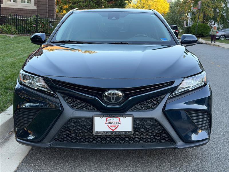 Used 2020 Toyota Camry SE FWD image 4