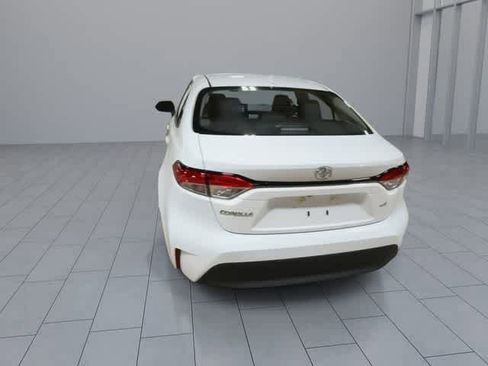 Used 2025 Toyota Corolla LE FWD image 7