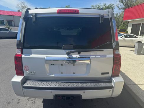 Used 2007 Jeep Commander Limited AWD/4WD image 5