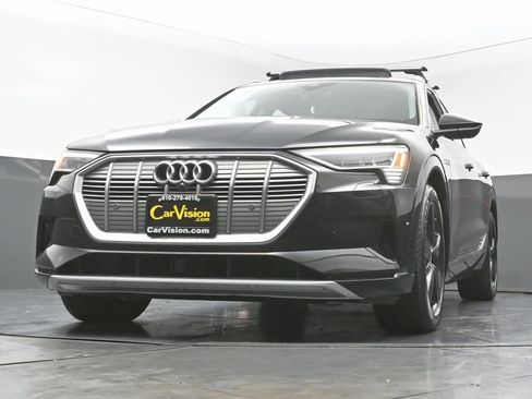 Used 2019 Audi e-tron Prestige w/ Prestige Package image 53