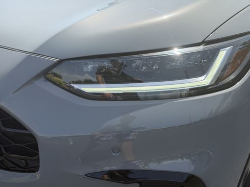 Used 2026 Honda HR-V EX-L image 11