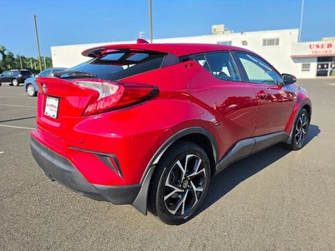 Used 2021 Toyota C-HR XLE FWD image 7