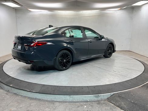 New 2026 Toyota Camry SE image 5