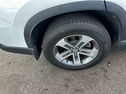Used 2025 Honda Pilot EX-L image 15