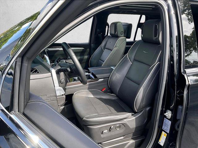 Certified 2025 Cadillac Escalade Premium Luxury AWD/4WD image 27