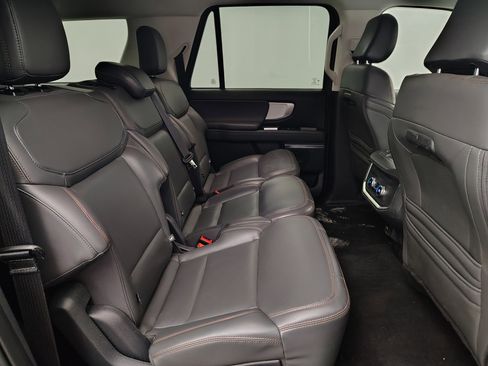 Used 2025 Ford Expedition Max Active AWD/4WD image 17