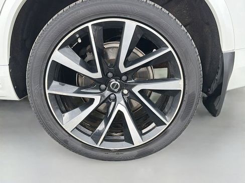 Used 2021 Volvo XC90 T6 Momentum w/ Climate Package image 32