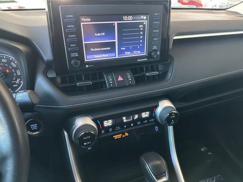 Used 2022 Toyota RAV4 XLE Premium image 25