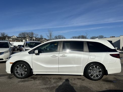 Certified 2025 Honda Odyssey Touring image 8