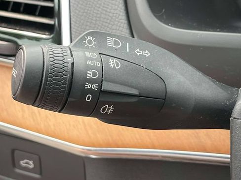 Certified 2023 Volvo XC90 B6 Plus AWD/4WD image 33