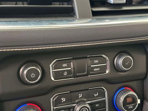 Used 2024 Chevrolet Tahoe Premier w/ Premium Package image 28