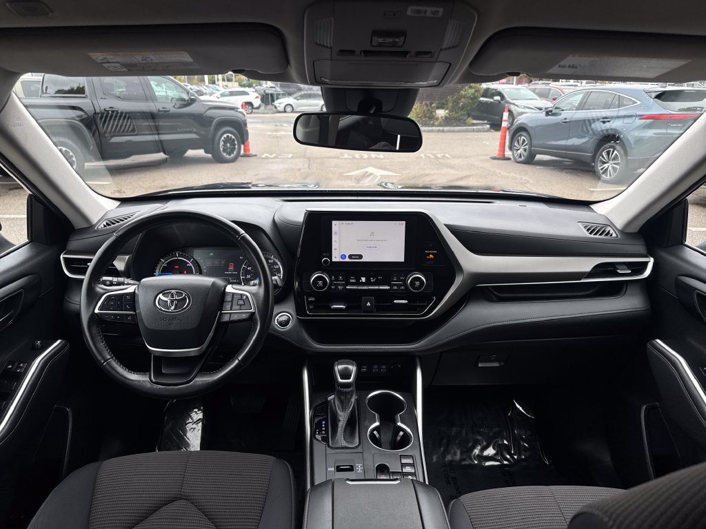 Used 2023 Toyota Highlander LE FWD image 13