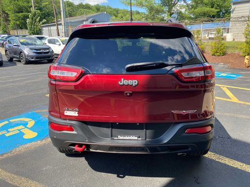 Used 2018 Jeep Cherokee Trailhawk w/ Comfort/Convenience Group AWD/4WD image 13
