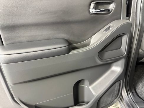 Used 2025 Nissan Frontier SV RWD image 25
