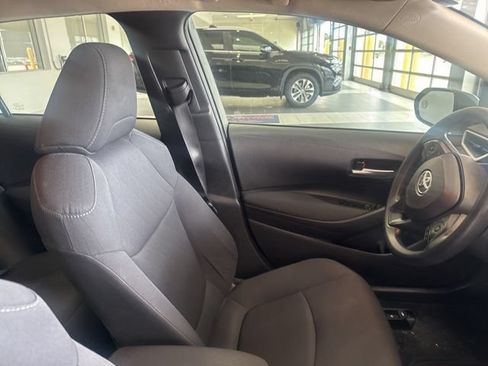 Used 2020 Toyota Corolla LE FWD image 11