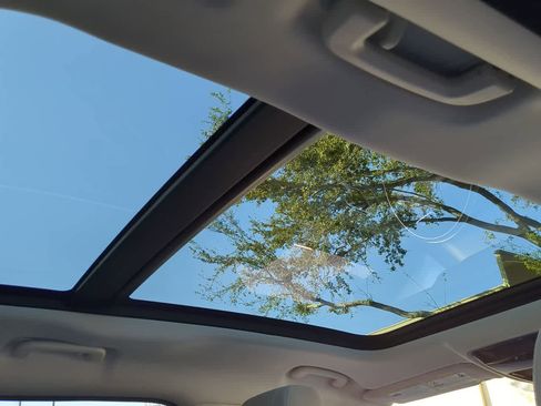 Used 2020 Land Rover Range Rover Velar R-Dynamic S image 22