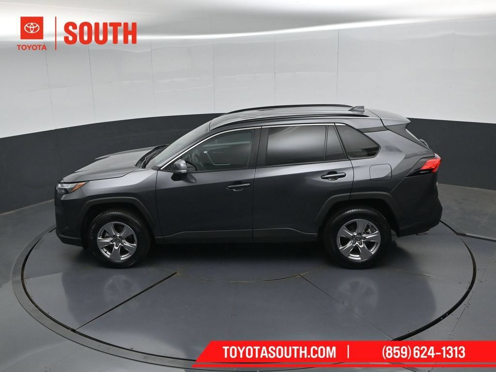 Used 2025 Toyota RAV4 XLE AWD/4WD image 48