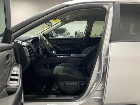 Certified 2024 Nissan Rogue S image 13