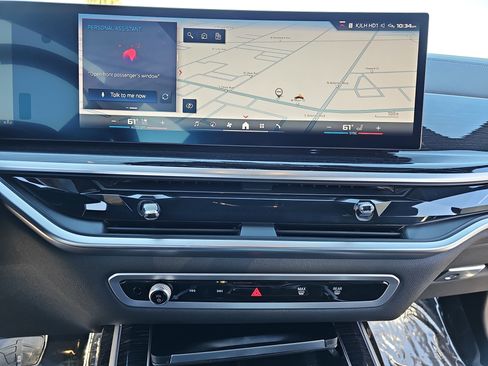 Used 2025 BMW X7 M60i image 22