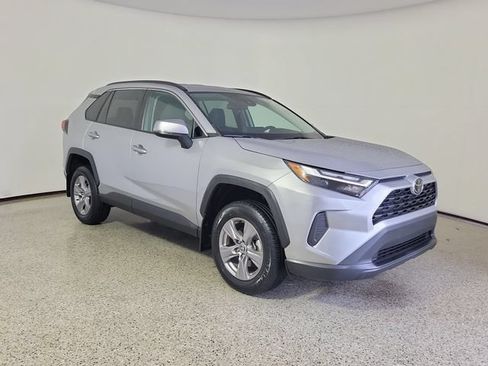 Used 2024 Toyota RAV4 XLE FWD image 4