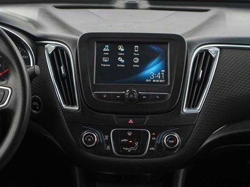 Used 2018 Chevrolet Malibu LT w/ LPO, Convenience Package 2 FWD image 19