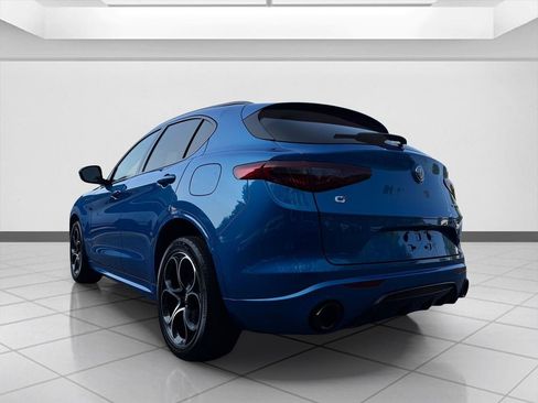Used 2022 Alfa Romeo Stelvio Veloce AWD/4WD image 3