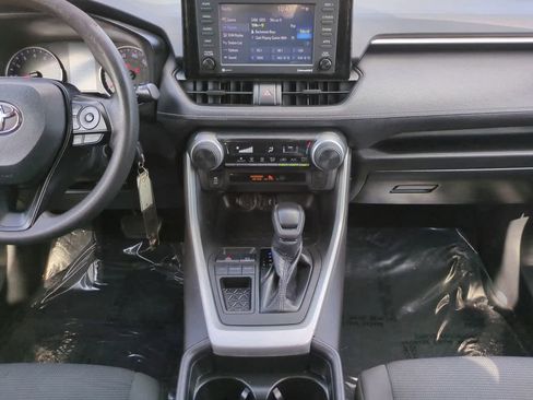 Certified 2021 Toyota RAV4 LE FWD image 18
