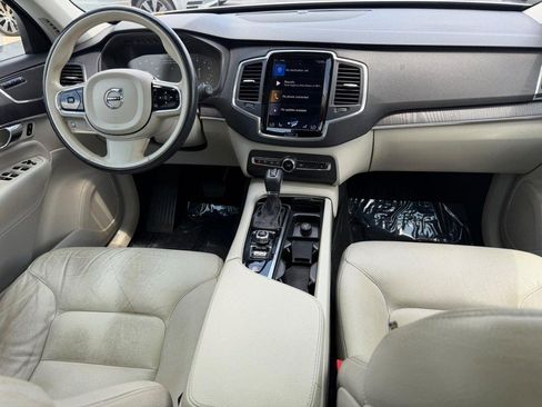 Used 2020 Volvo XC90 T5 Momentum AWD/4WD image 12