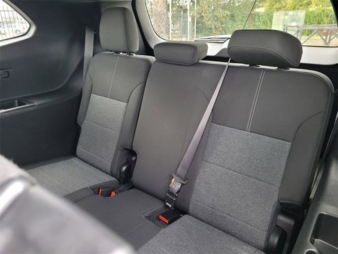 Used 2025 GMC Acadia Elevation image 12