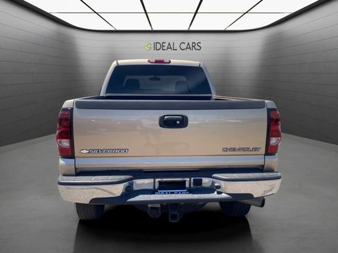 Used 2004 Chevrolet Silverado 2500 LT RWD image 4
